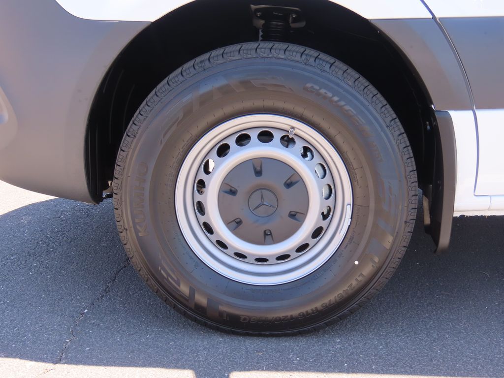 Thumbnail: 2025 Mercedes-Benz Sprinter - 32