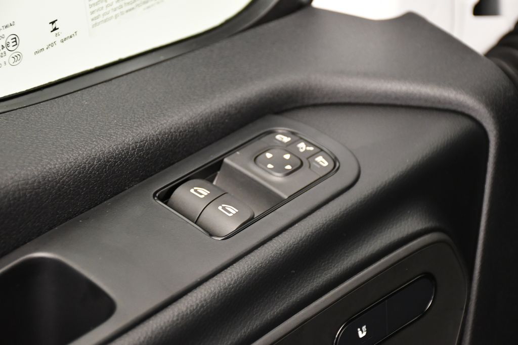 Thumbnail: 2025 Mercedes-Benz Sprinter - 22