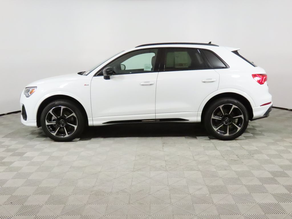 Thumbnail: 2025 Audi Q3 - 2