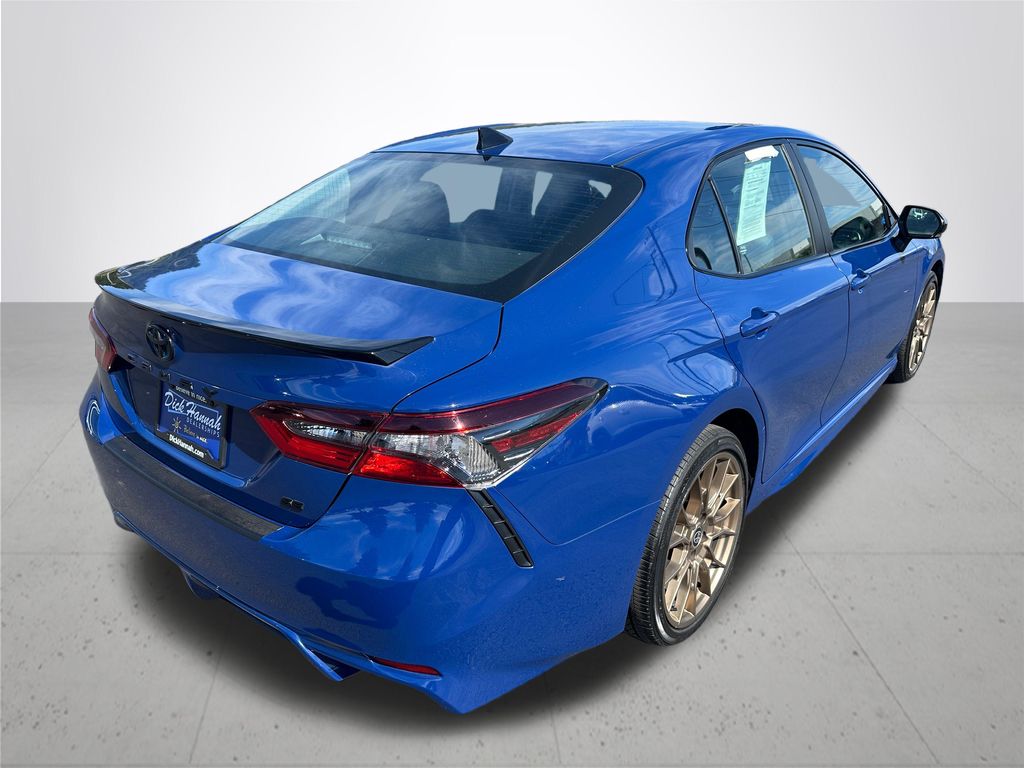 2024 Toyota Camry Hybrid SE