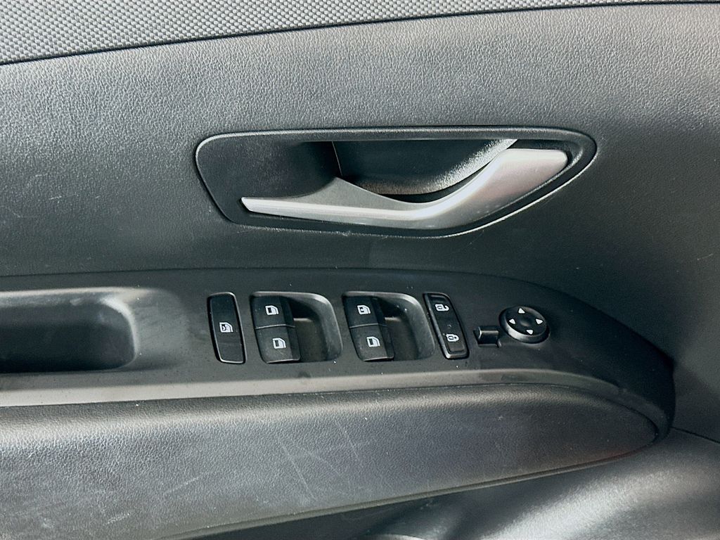 Thumbnail: 2022 Hyundai Tucson - 17