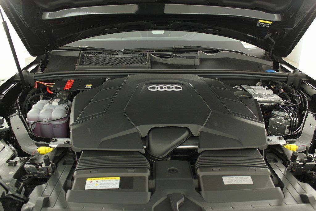 Thumbnail: 2025 Audi Q7 - 9