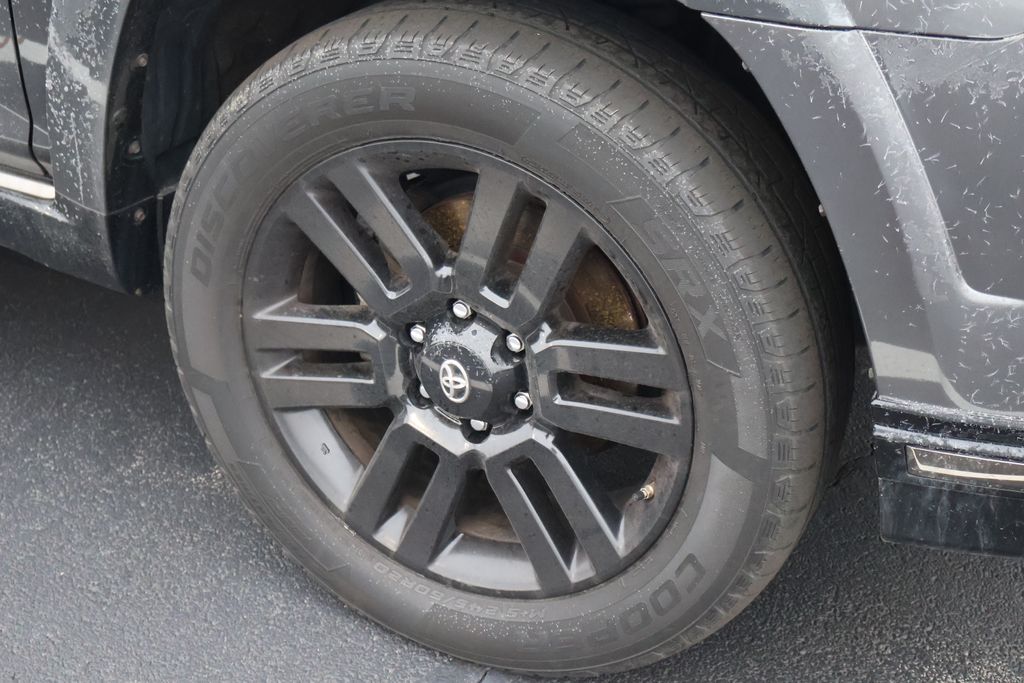 Thumbnail: 2019 Toyota 4Runner - 5