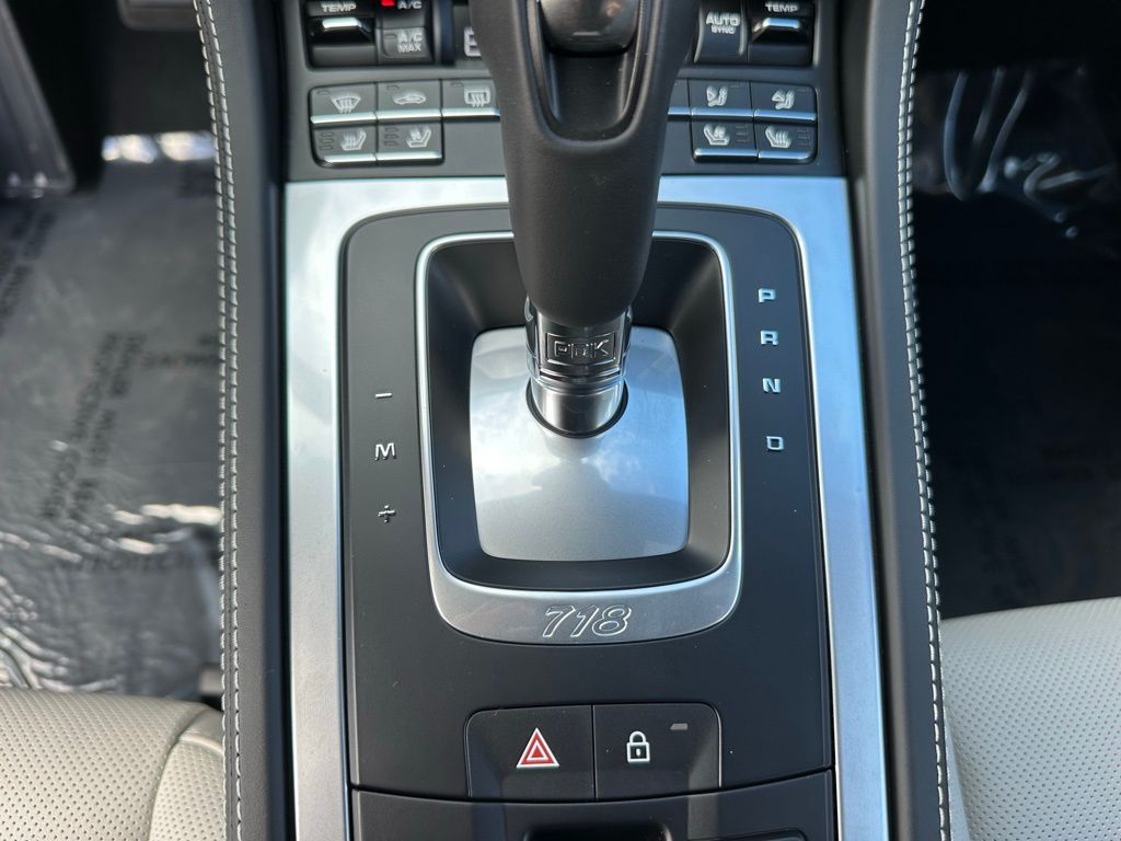 Thumbnail: 2025 Porsche 718 Boxster - 26