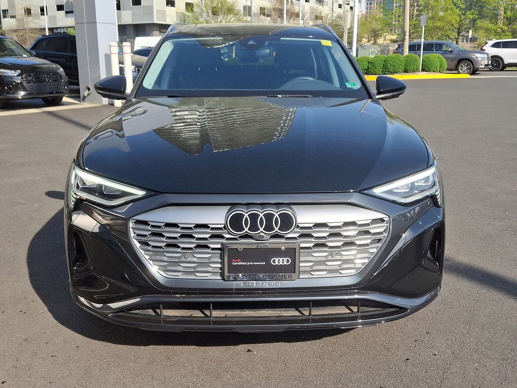 2024 Audi Q8 e-tron Premium Plus 2