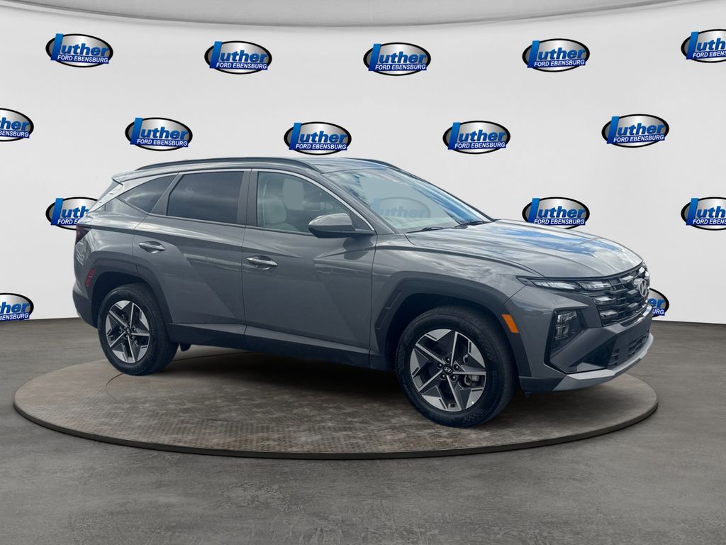 2025 Hyundai Tucson SEL Gray at Auto Express Mitsubishi