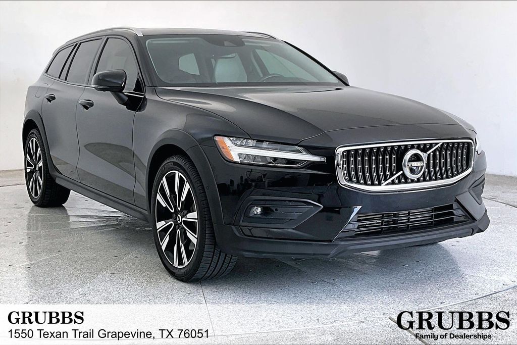 Onyx Black Metallic 2022 Volvo V60 Wagon All-Wheel Drive Automatic