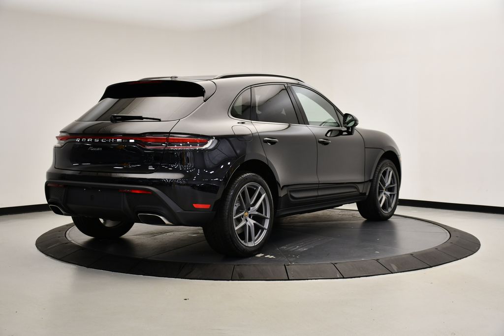 Thumbnail: 2025 Porsche Macan - 7