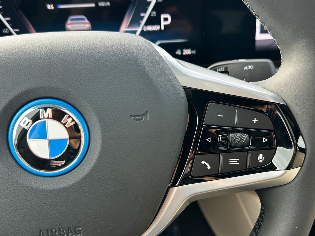 Thumbnail: 2025 BMW i4 - 20