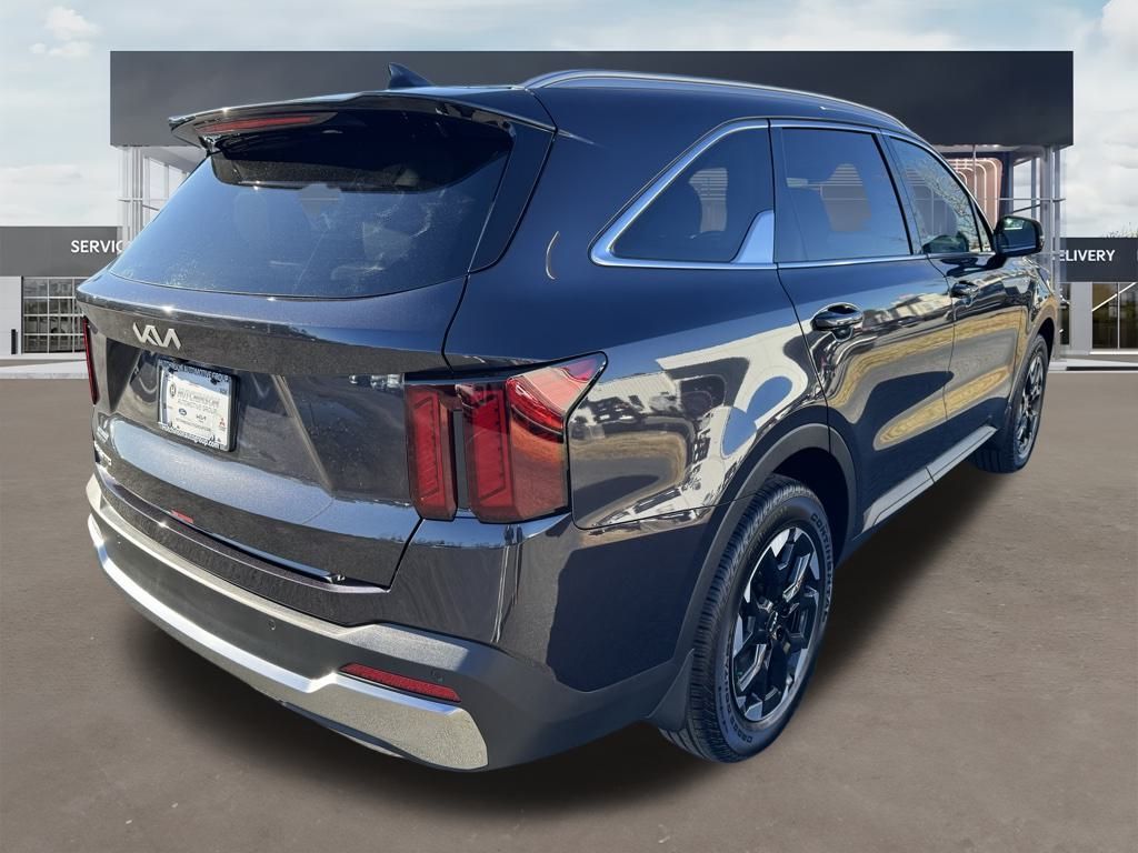 2025 Kia Sorento S 4