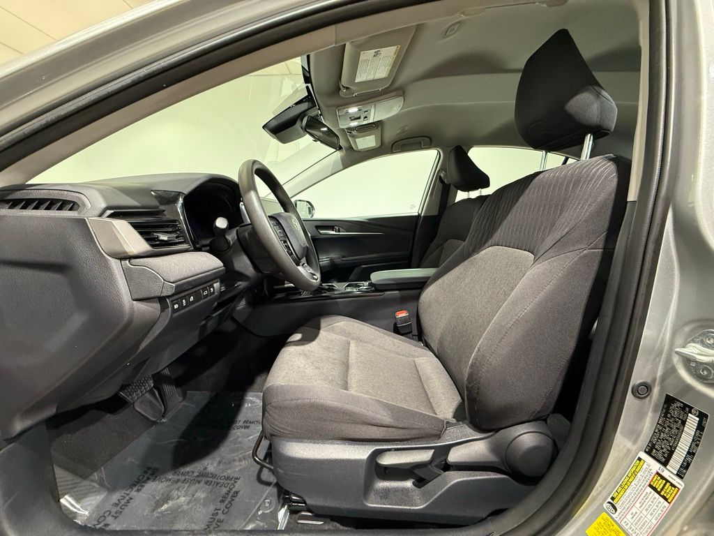 Thumbnail: 2025 Toyota Camry - 12