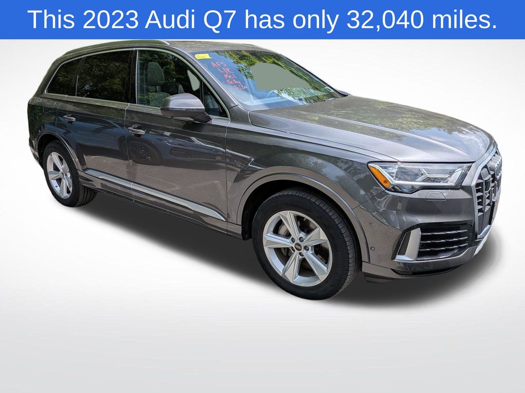 2023 Audi Q7 45 Premium
