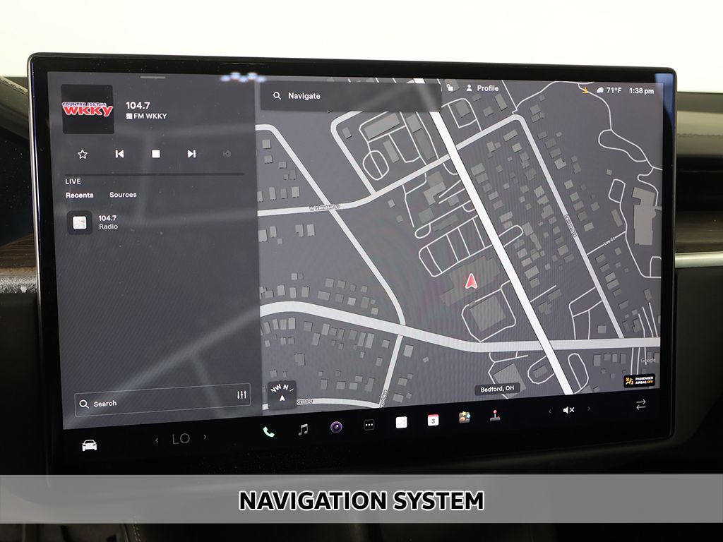 View vehicle photo 4