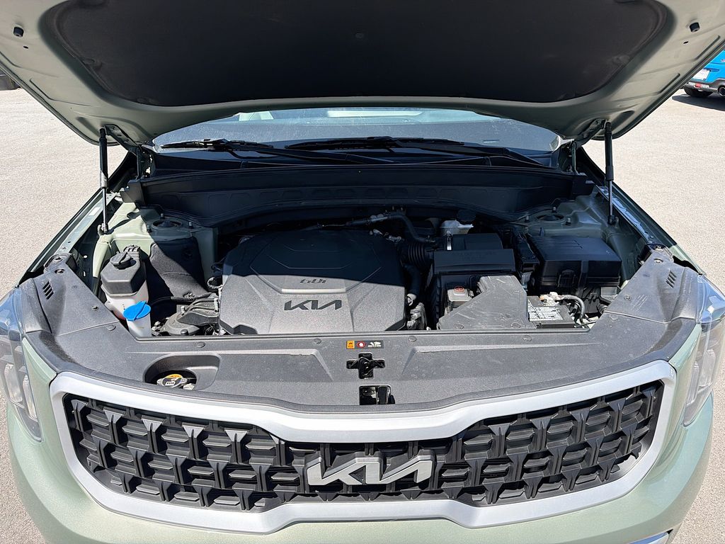 Used 2023 Green Kia EX X-Line image 34