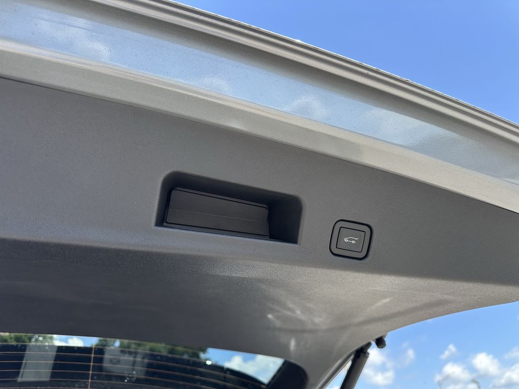 new 2026 Chevrolet Traverse car, priced at $38,295