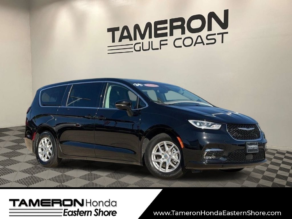 Diamond Black Crystal Pearlcoat 2024 Chrysler Pacifica Minivan Front-Wheel Drive 9-Speed Automatic