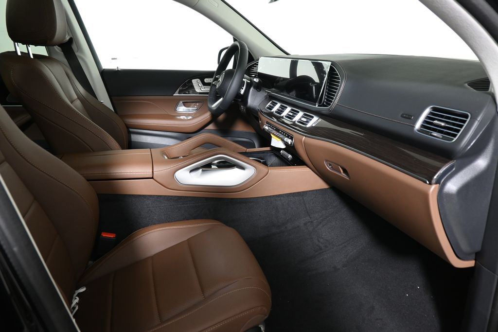 Thumbnail: 2026 Mercedes-Benz GLS - 21