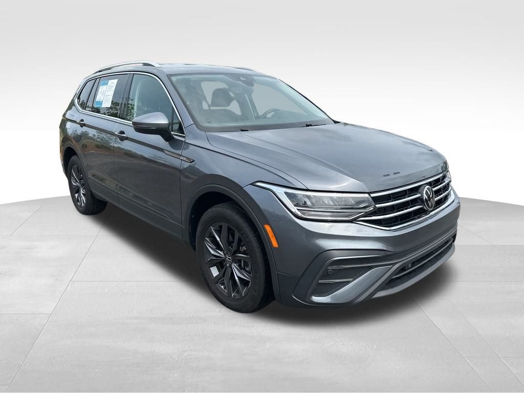 2023 Platinum Gray Metallic Volkswagen Tiguan 2.0T SE FWD SUV
