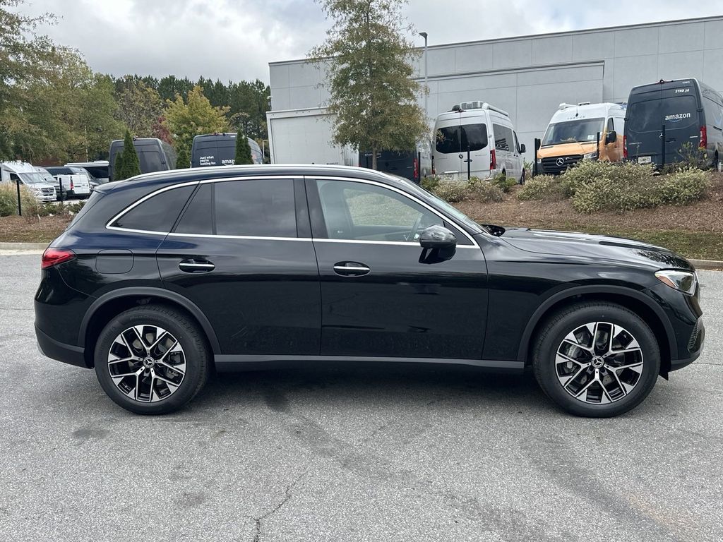 2025 Mercedes-Benz GLC GLC 350e 9