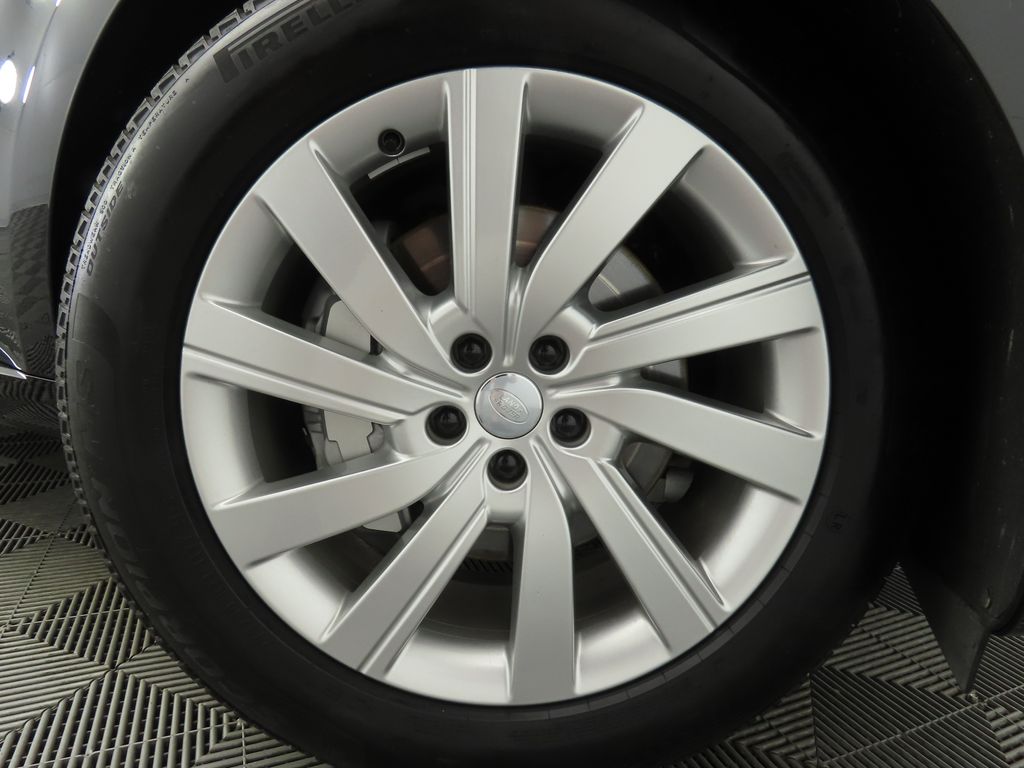 Thumbnail: 2025 Land Rover Range Rover - 32