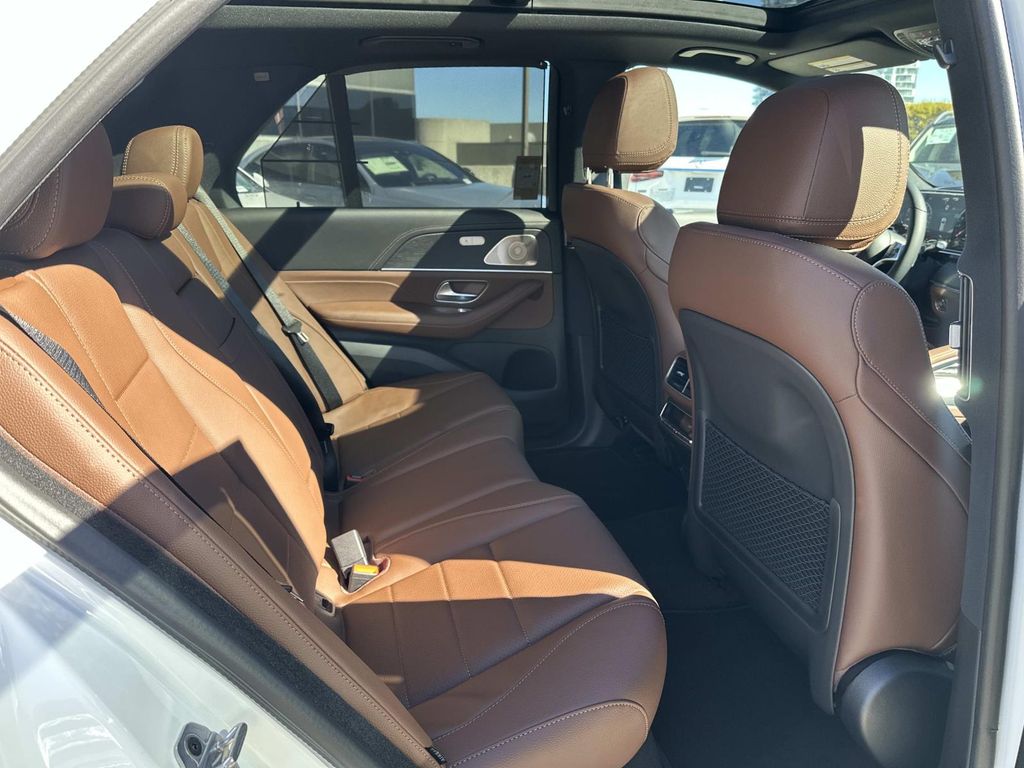 Thumbnail: 2026 Mercedes-Benz GLE - 22