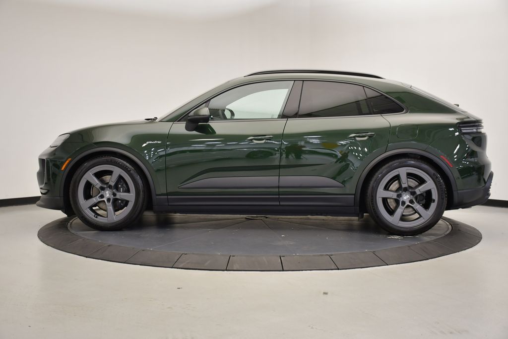 Thumbnail: 2025 Porsche Macan - 2