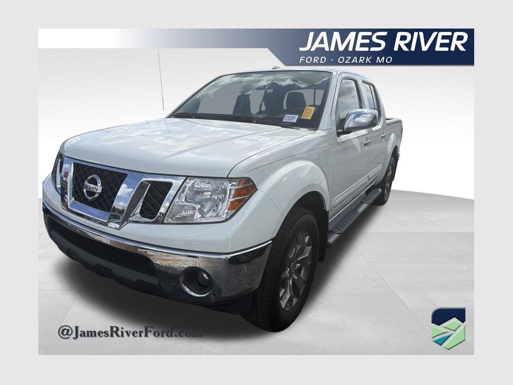 Glacier White 2016 Nissan Frontier Pickup Truck Four-Wheel Drive 5-Speed Automatic Overdrive
