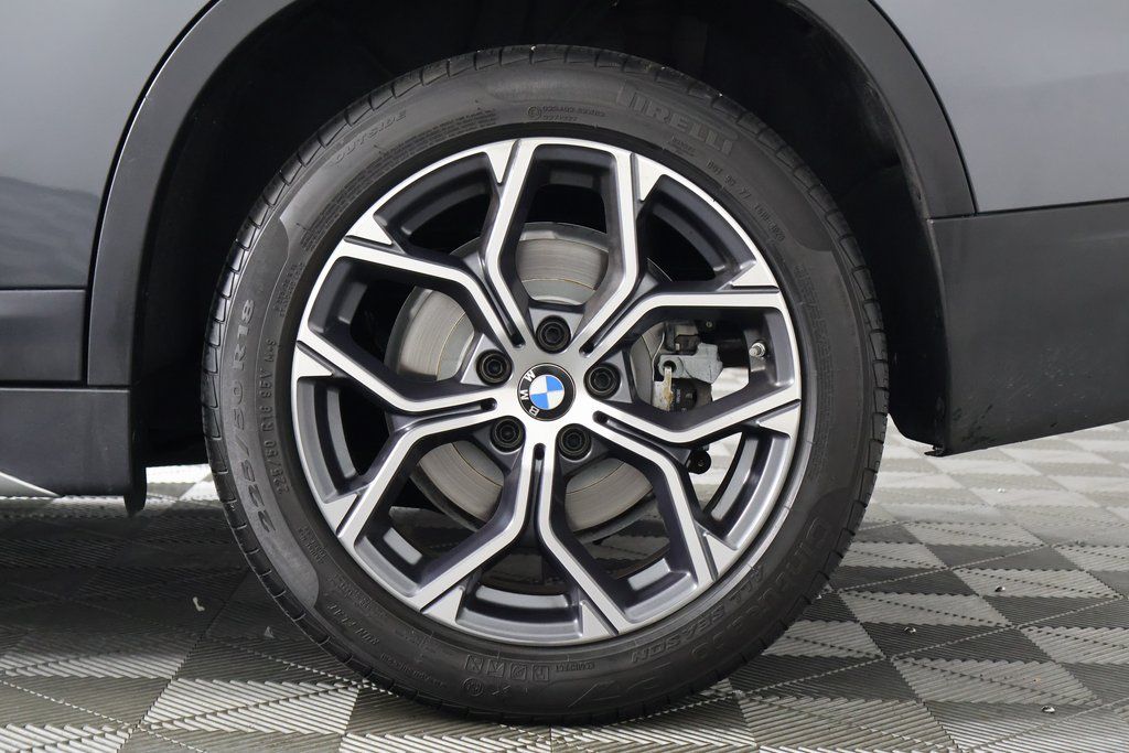 Thumbnail: 2021 BMW X1 - 16