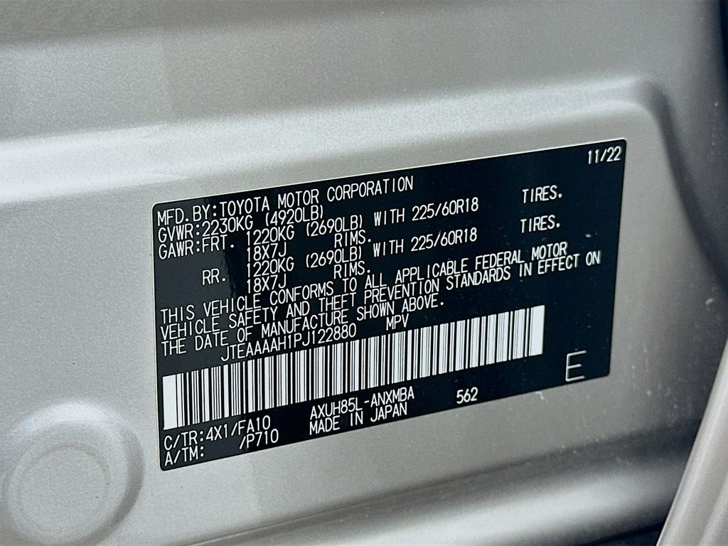 Thumbnail: 2023 Toyota Venza - 31