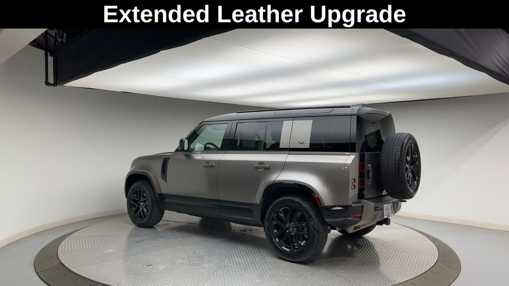 2024 Land Rover Defender 110 8