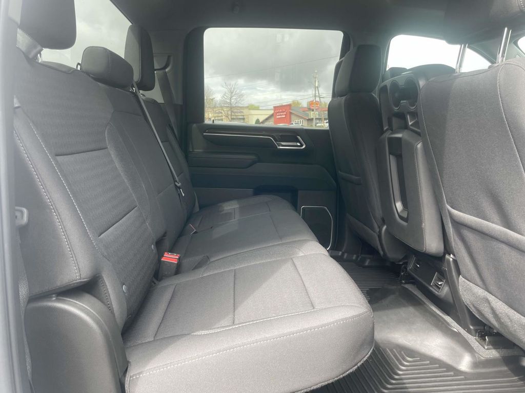 2024 Chevrolet Silverado 2500HD LT - Photo 17