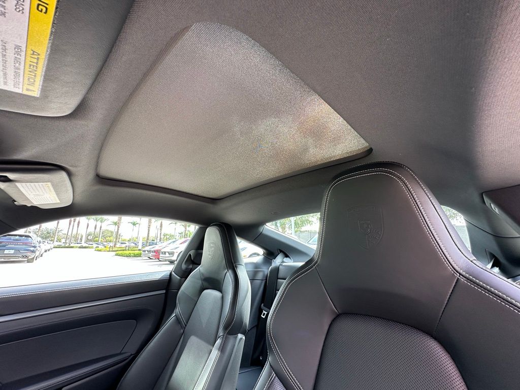 Thumbnail: 2022 Porsche 911 - 24