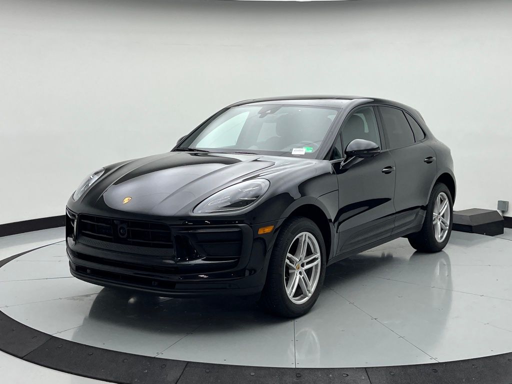 2024 Porsche Macan Base -
                  Chantilly, VA