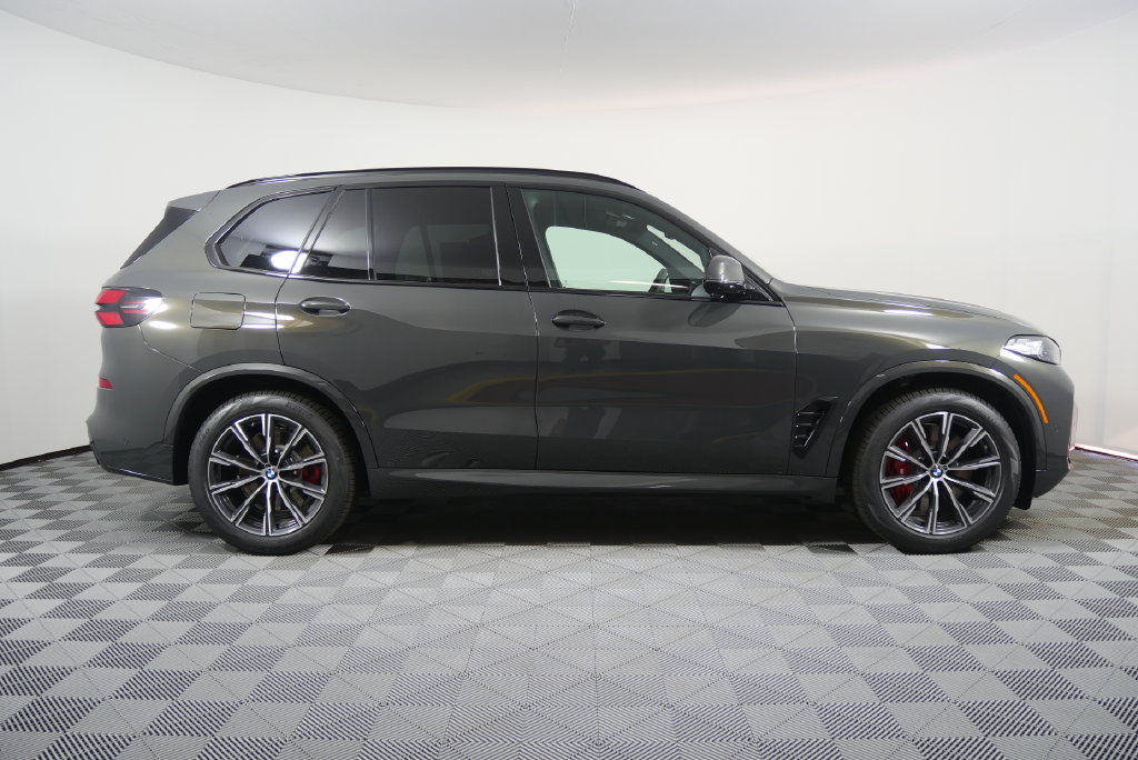 Thumbnail: 2026 BMW X5 - 3