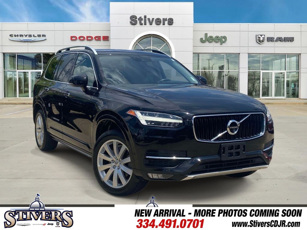 2018 Volvo XC90 T5 Momentum 7-Passenger FWD