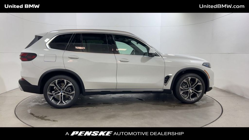 Thumbnail: 2026 BMW X5 - 9