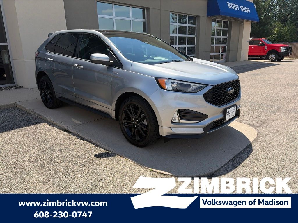 Silver Metallic 2023 Ford Edge SUV / Crossover All-Wheel Drive 8-Speed Automatic