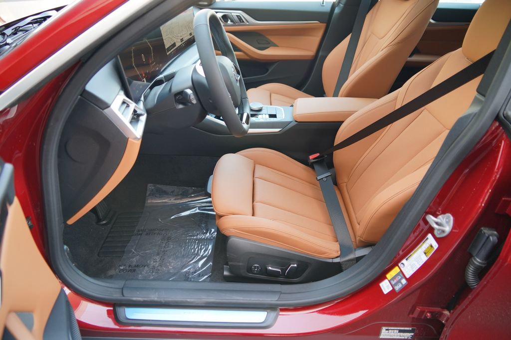 Thumbnail: 2026 BMW i4 - 10