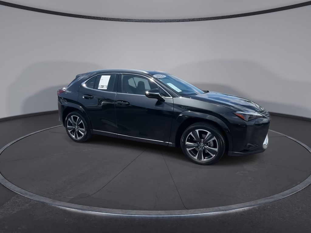 Thumbnail: 2024 Lexus UX - 2