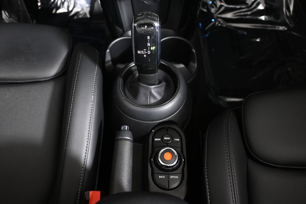 Thumbnail: 2022 MINI Cooper - 29