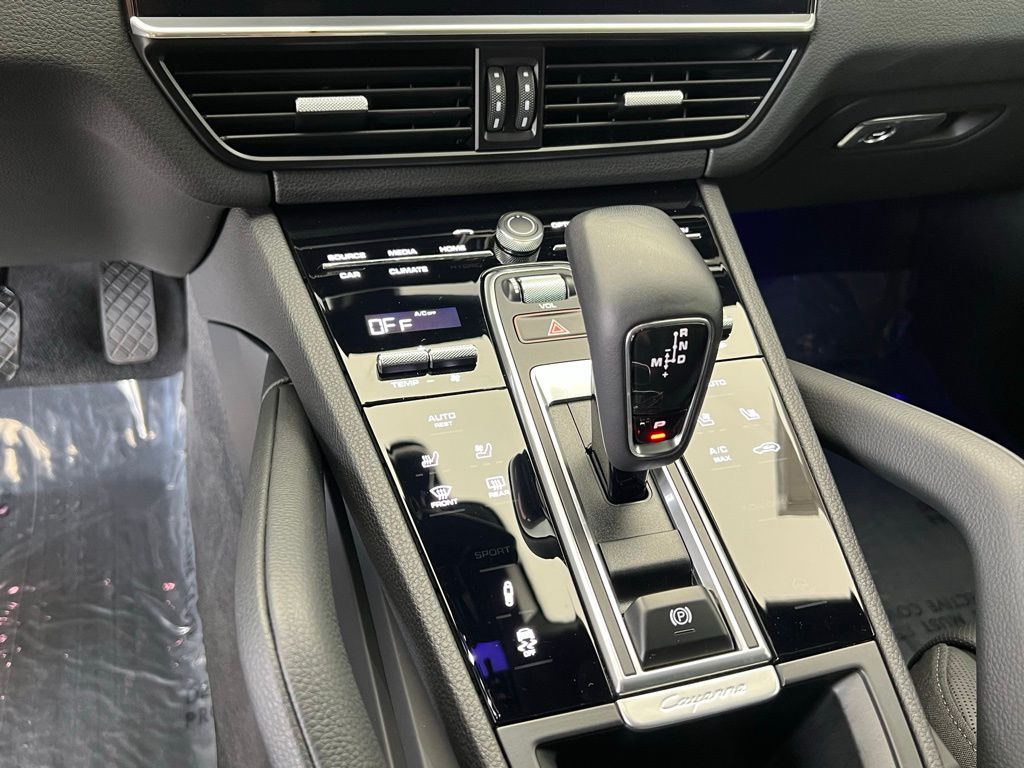 Thumbnail: 2022 Porsche  - 11