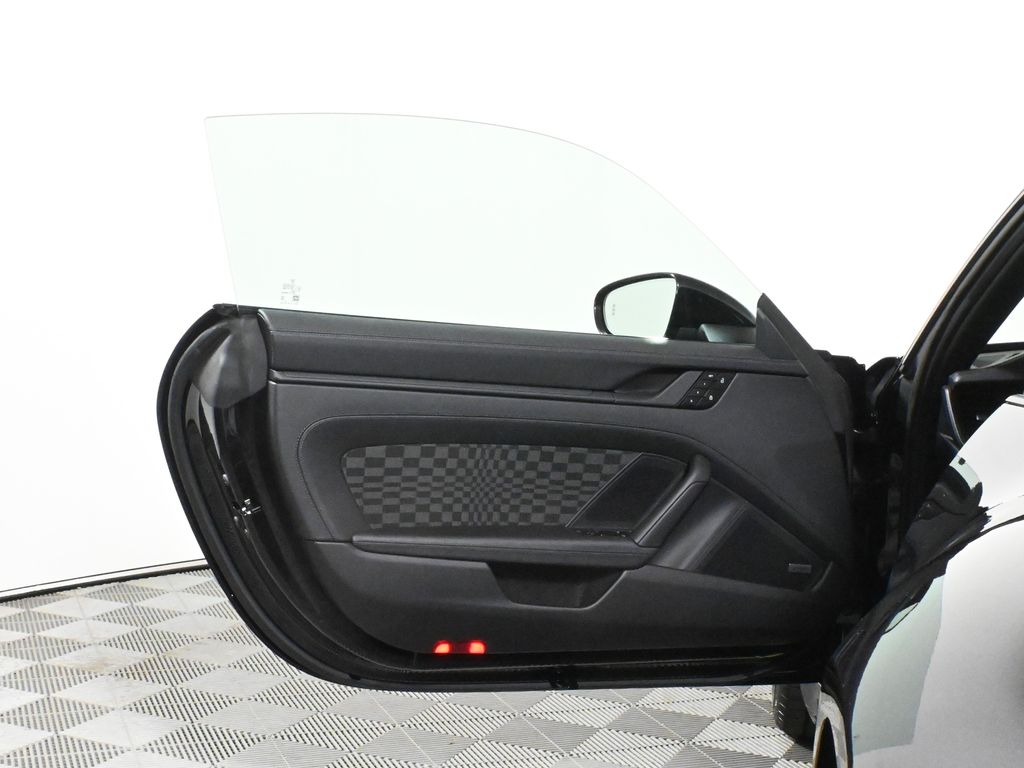 Thumbnail: 2026 Porsche 911 - 32