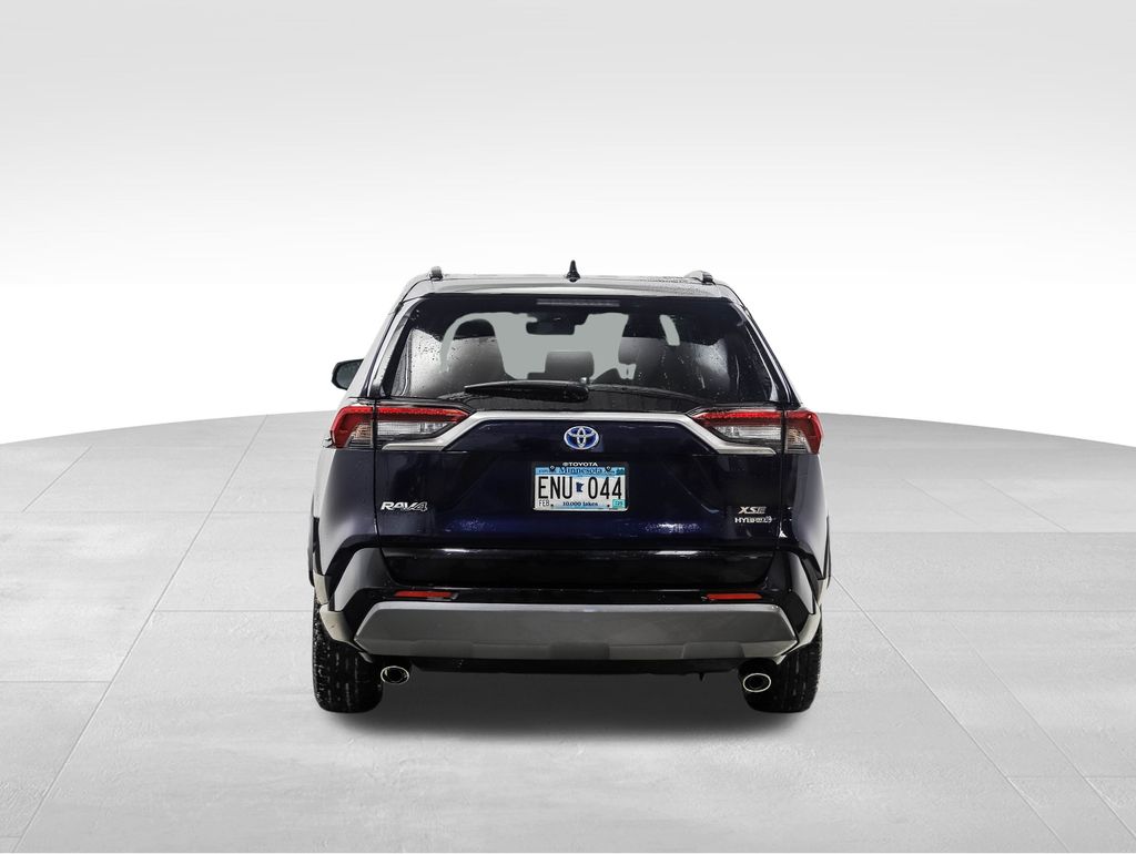 2020 Toyota RAV4 XSE 4