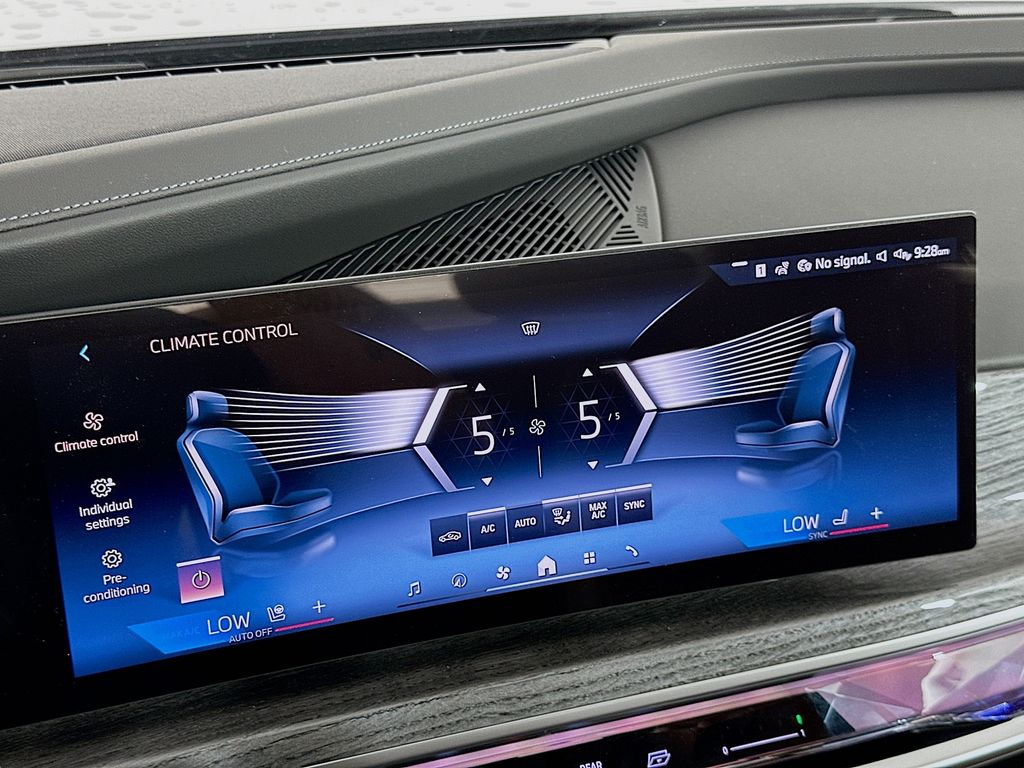 Thumbnail: 2025 BMW 7 Series - 14