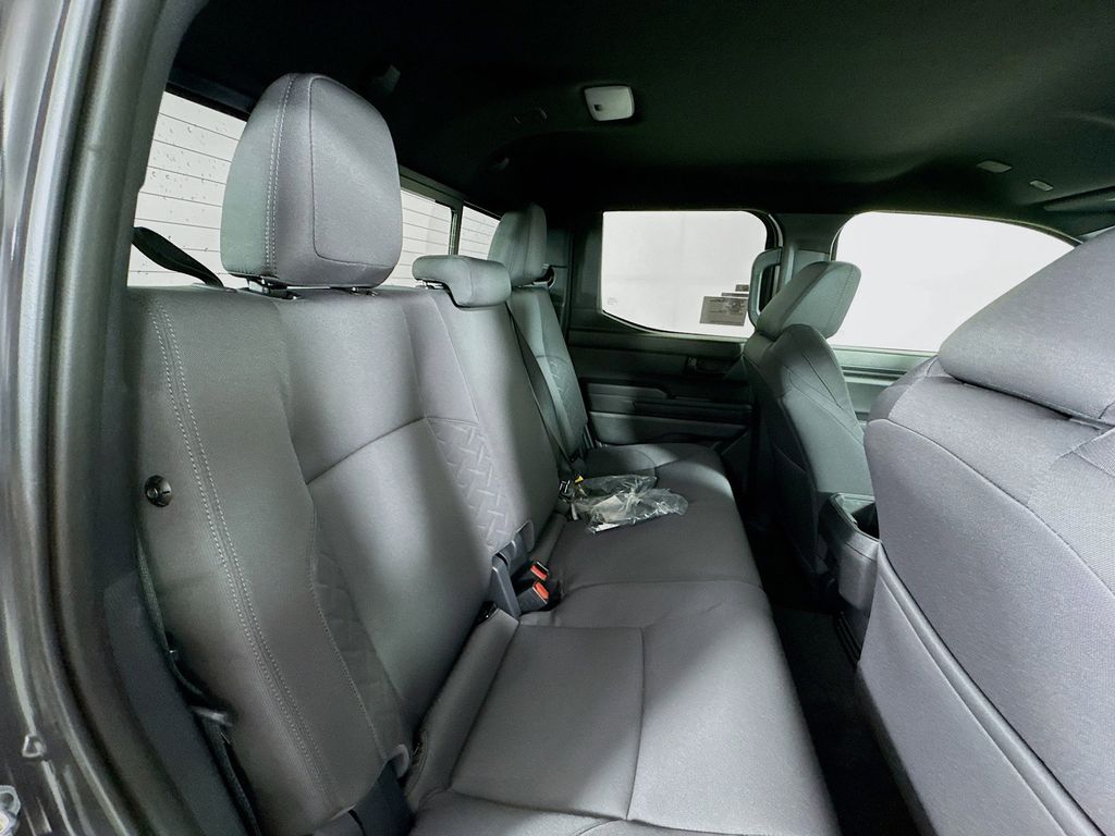 2025 Toyota Tacoma SR5 - Photo 27