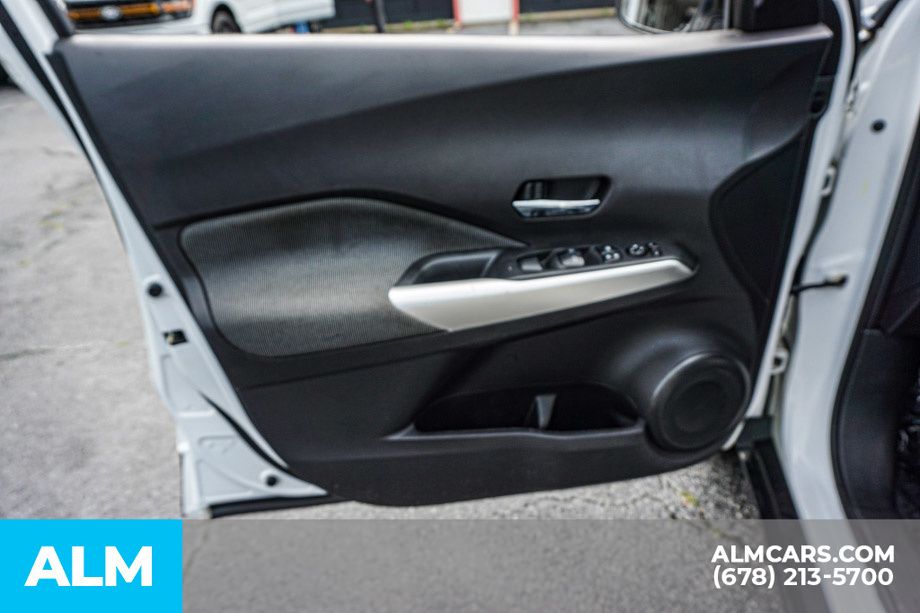 Used 2018 White Nissan SV image 45