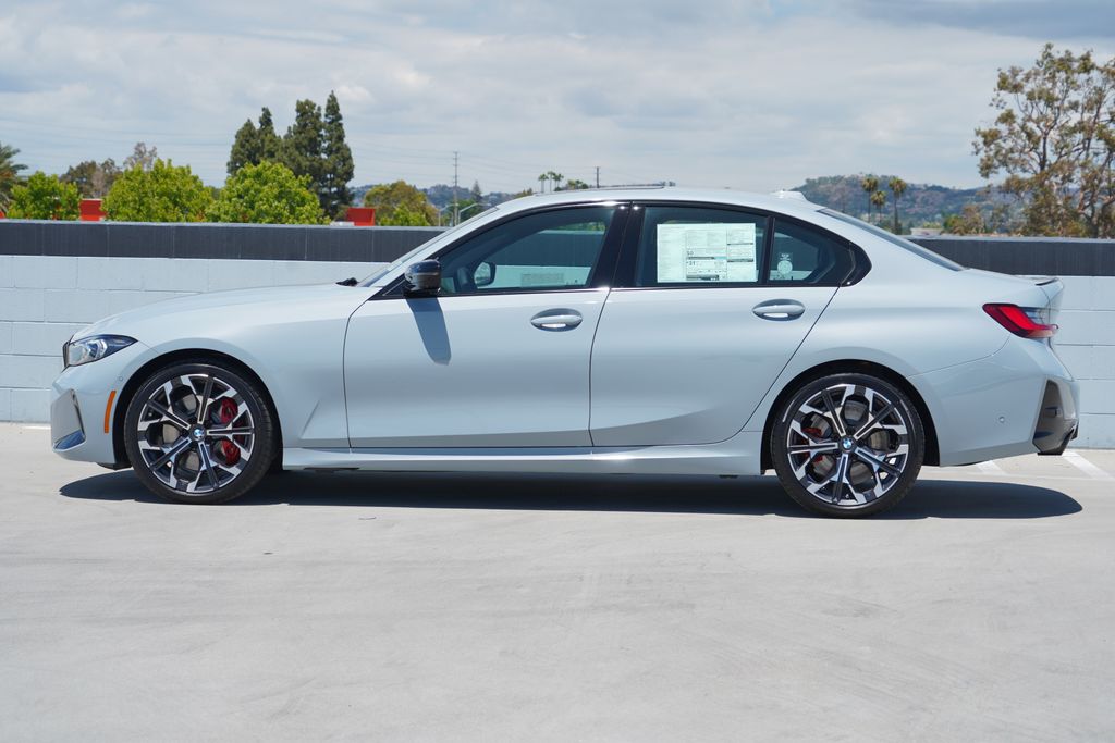 Thumbnail: 2026 BMW 3 Series - 4