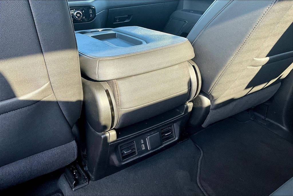 2025 GMC Sierra 1500 SLT - 10
