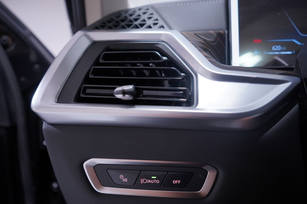 Thumbnail: 2025 BMW X7 - 20