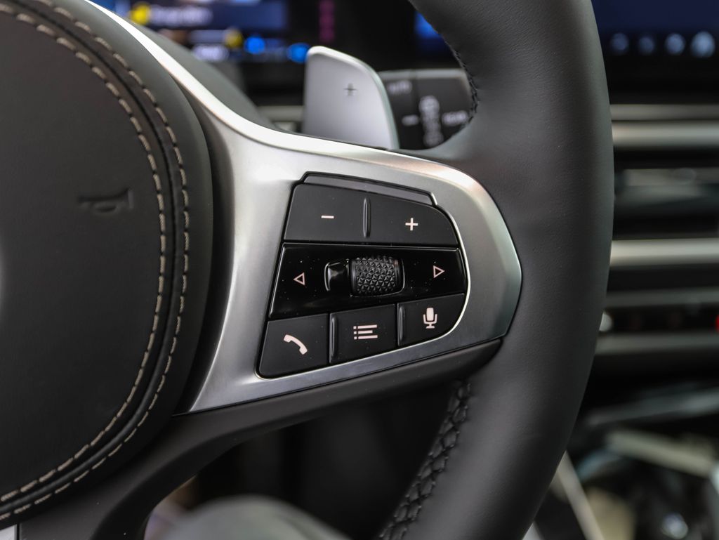 Thumbnail: 2026 BMW X5 - 13